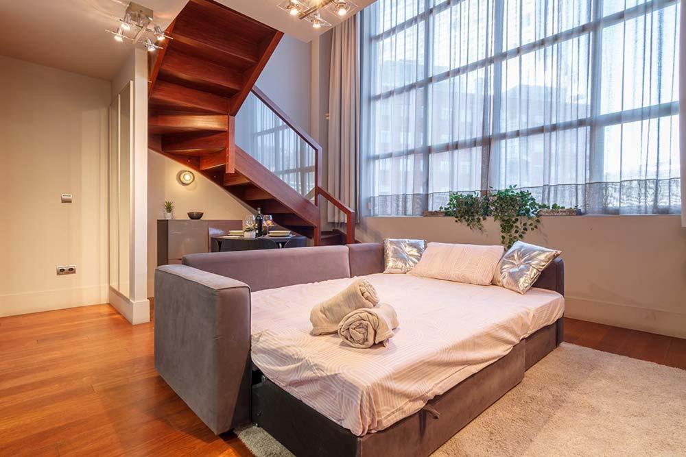 Vivienda Turistica Duplex Isozaki-Guggenheim Apartment Bilbao Exterior photo